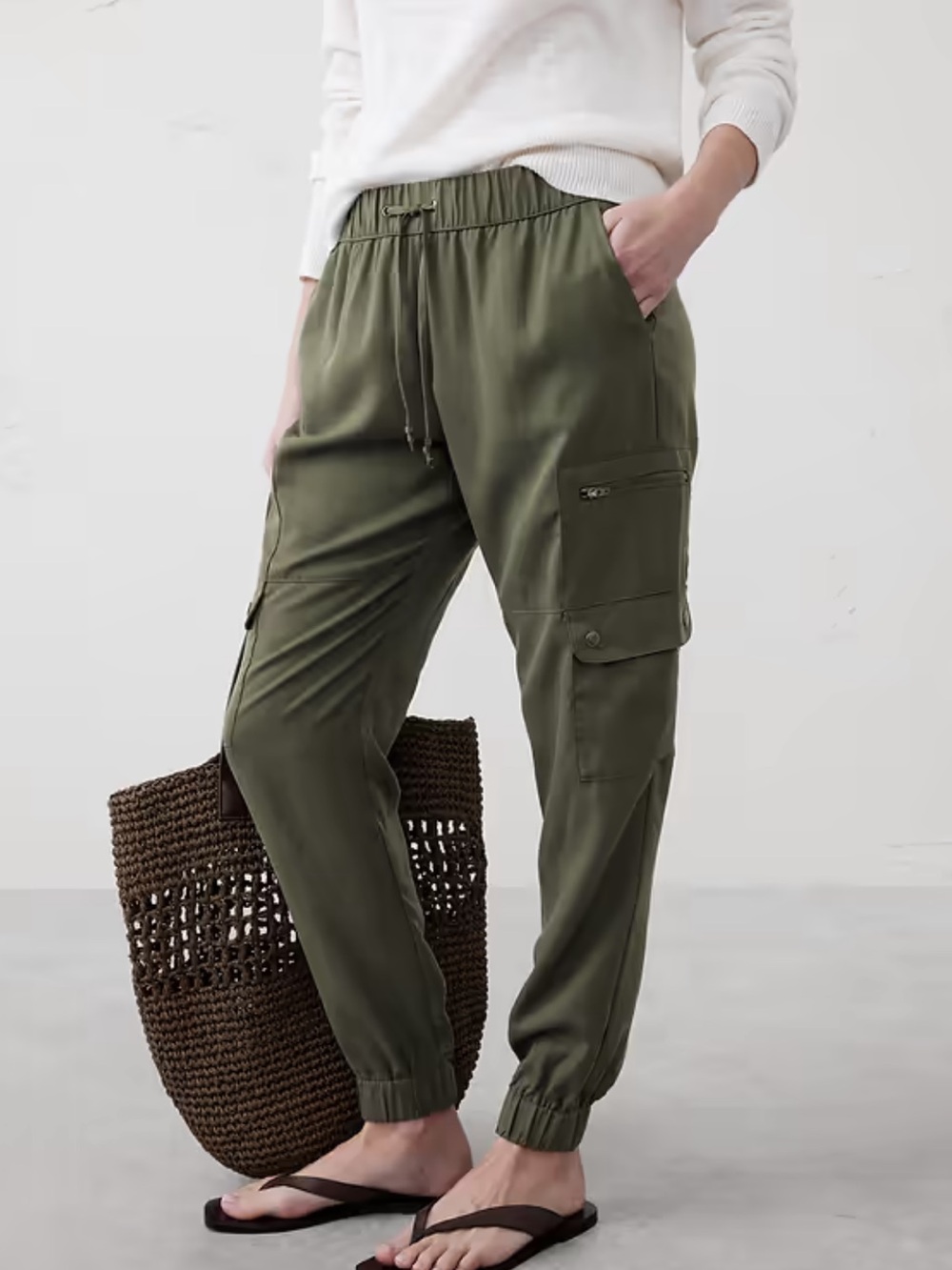 Banana Republic Factory Olive Green TENCEL™
Cargo Joggers.  Size Large